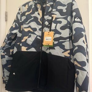 Quiksilver DryFlight Blue Camo Snow Jacket size medium- new